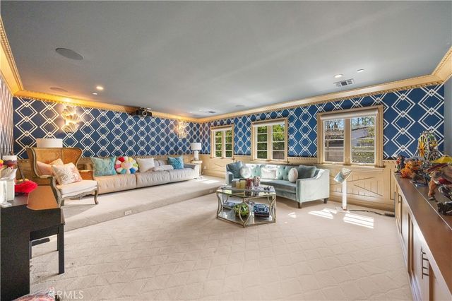 1486 Wembley Rd, San Marino, CA 91108