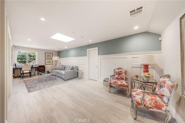 1486 Wembley Rd, San Marino, CA 91108