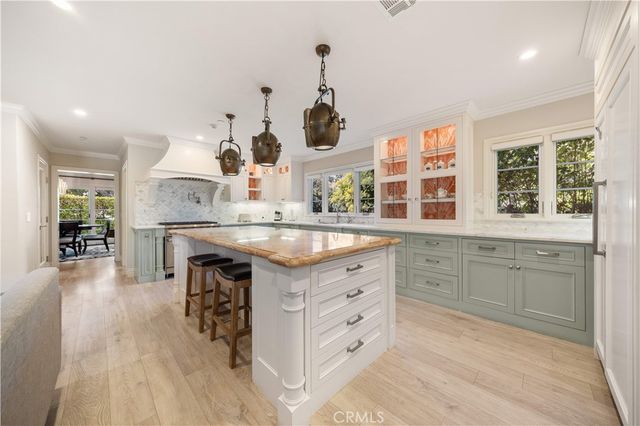 1486 Wembley Rd, San Marino, CA 91108