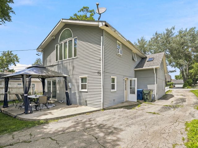 16W583 2ND Court, Bensenville, IL 60106