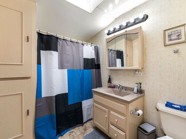 16W583 2ND Court, Bensenville, IL 60106