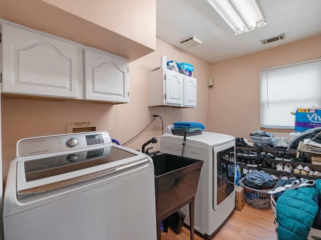 16W583 2ND Court, Bensenville, IL 60106