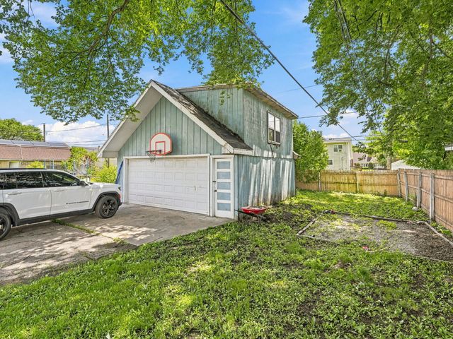 16W583 2ND Court, Bensenville, IL 60106