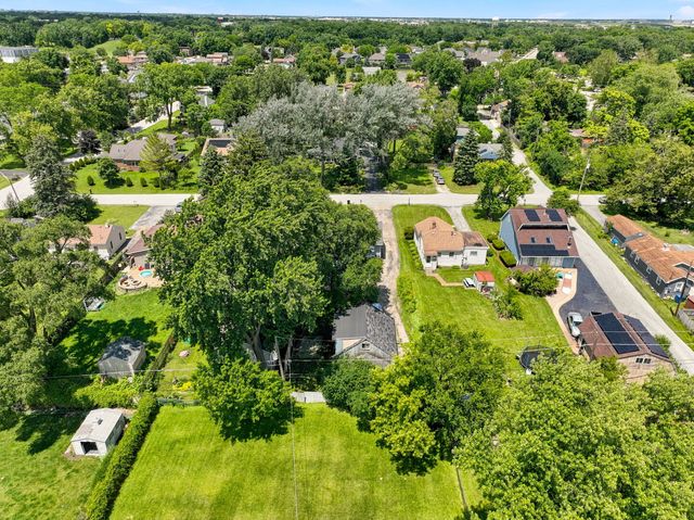 16W583 2ND Court, Bensenville, IL 60106