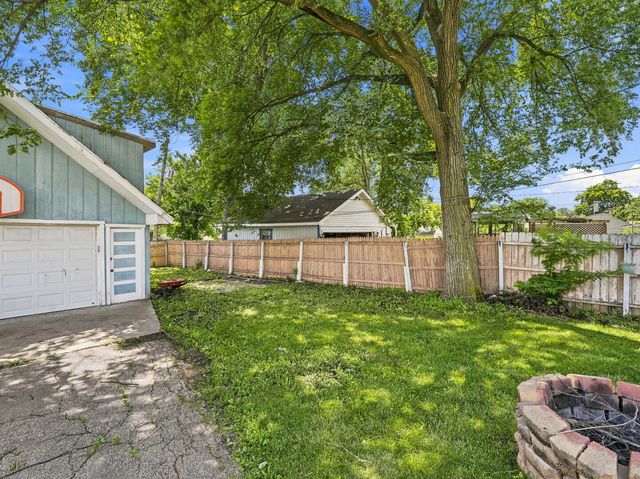 16W583 2ND Court, Bensenville, IL 60106