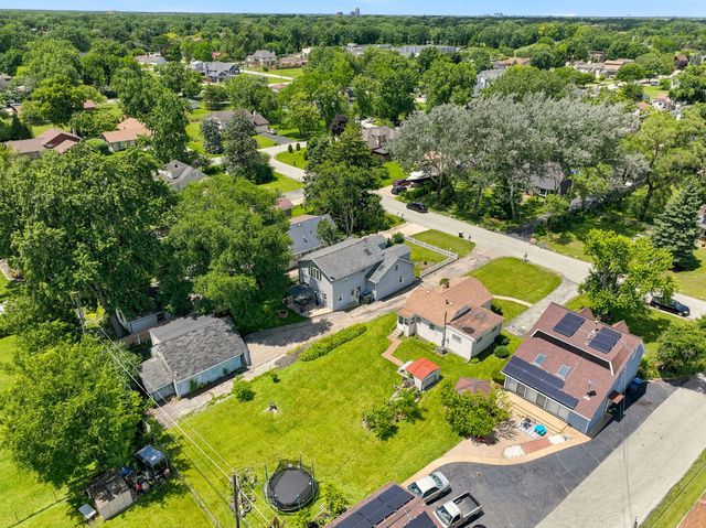 16W583 2ND Court, Bensenville, IL 60106