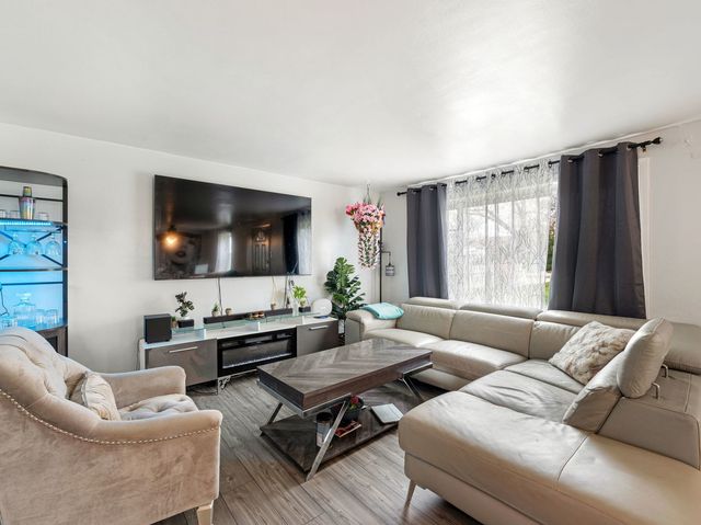 16W583 2ND Court, Bensenville, IL 60106
