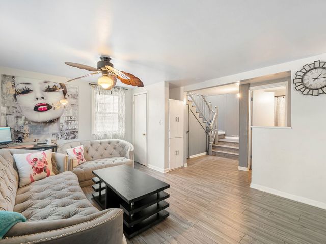 16W583 2ND Court, Bensenville, IL 60106