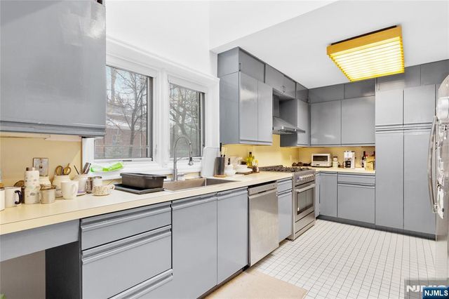 55 Hidden Ledge Road, Englewood, NJ 07631