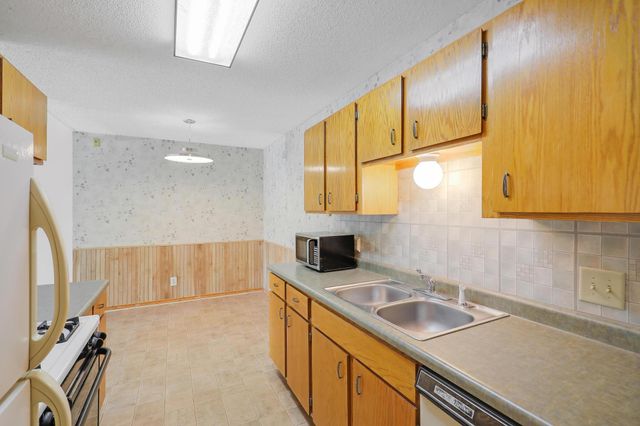 7340 York Avenue S 205, Edina, MN 55435