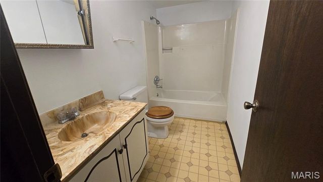 5 Yorkshire Lane 4, Shiloh, IL 62221