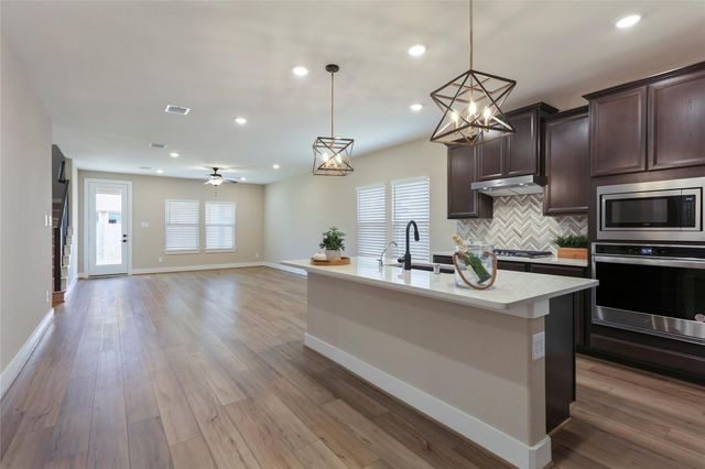 2013 Woodland Pine Court, The Woodlands, TX 77384