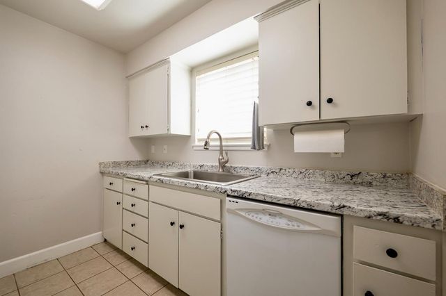 6606 N 3rd Street, Fresno, CA 93710