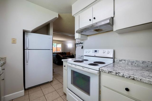6606 N 3rd Street, Fresno, CA 93710