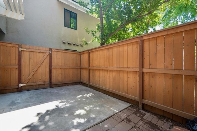6606 N 3rd Street, Fresno, CA 93710