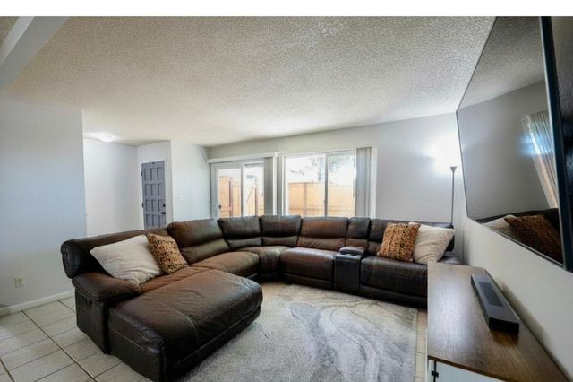 6606 N 3rd Street, Fresno, CA 93710