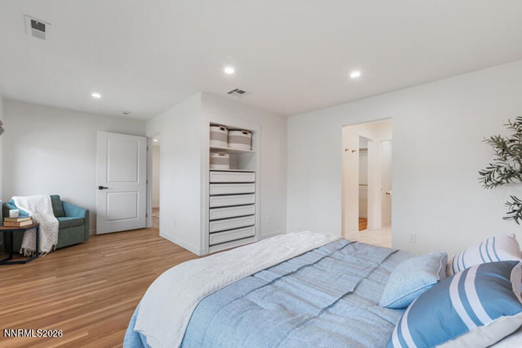 Image 17 of property listing at 1295 Mark Twain Avenue, Reno, NV 89509