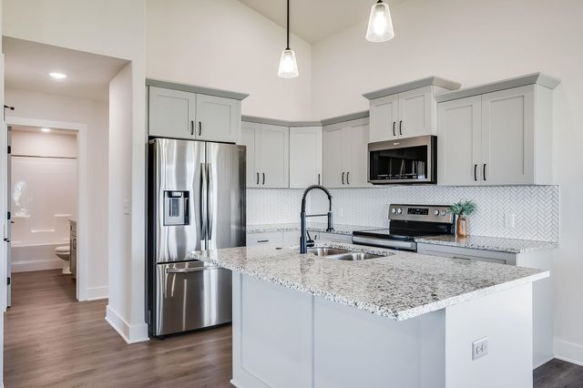 145 E Poplar Cir, Goddard, KS 67052