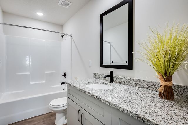 145 E Poplar Cir, Goddard, KS 67052