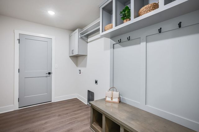 145 E Poplar Cir, Goddard, KS 67052