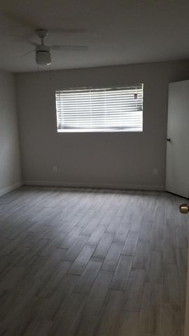 320 Bert Street, Angleton, TX 77515