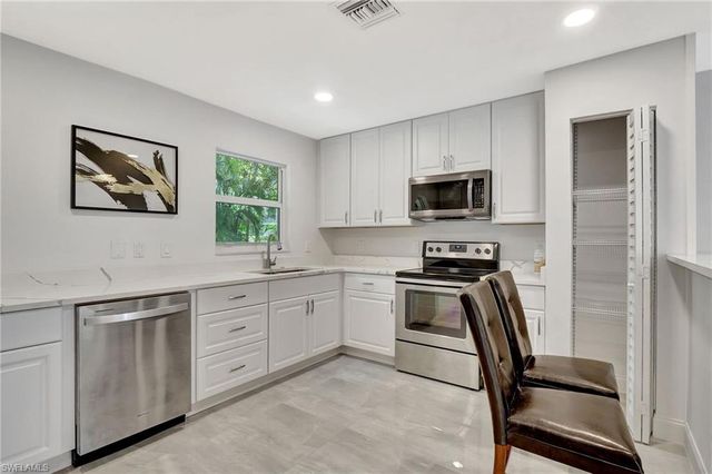 11 Rivard RD # 19, Naples, FL 34112