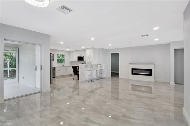 11 Rivard RD # 19, Naples, FL 34112