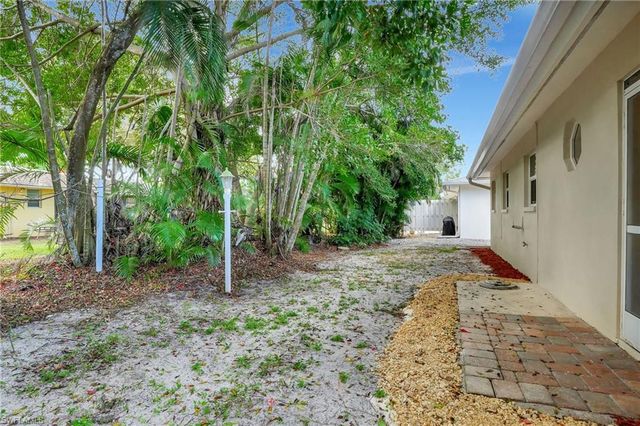 11 Rivard RD # 19, Naples, FL 34112