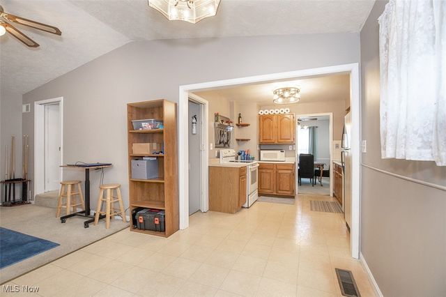 242 Monroe Avenue, Cuyahoga Falls, OH 44221