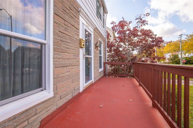 242 Monroe Avenue, Cuyahoga Falls, OH 44221