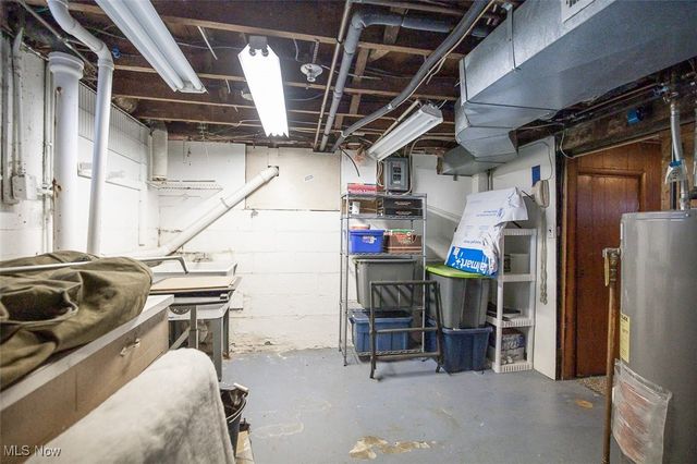 242 Monroe Avenue, Cuyahoga Falls, OH 44221