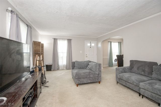 242 Monroe Avenue, Cuyahoga Falls, OH 44221