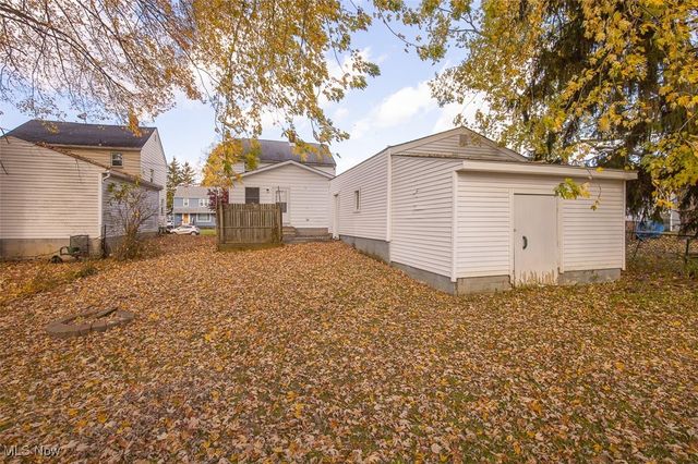 242 Monroe Avenue, Cuyahoga Falls, OH 44221