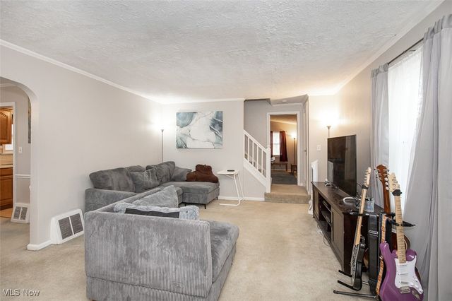 242 Monroe Avenue, Cuyahoga Falls, OH 44221