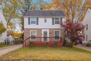 242 Monroe Avenue, Cuyahoga Falls, OH 44221