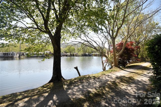 91 Mallard Loop, Waynesville, NC 28785