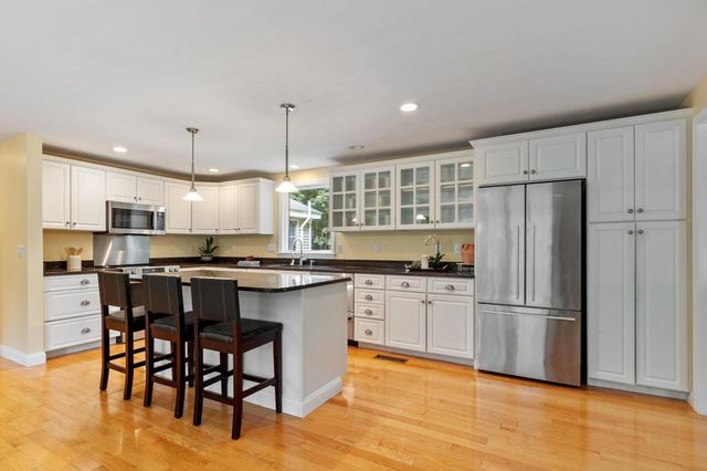 160 Groton Rd, Westford, MA 01886