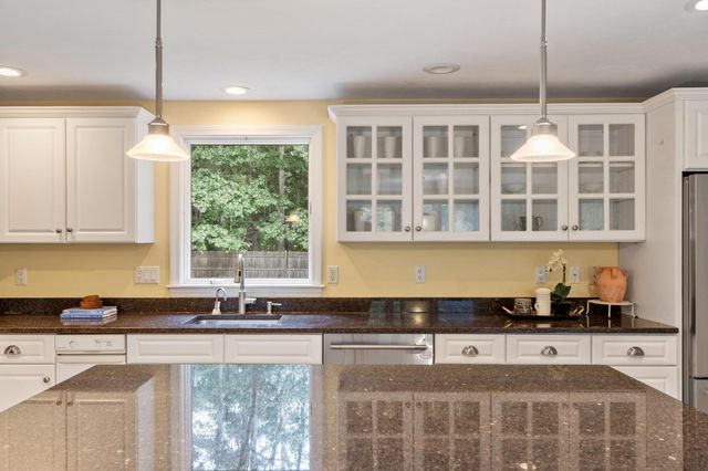 160 Groton Rd, Westford, MA 01886
