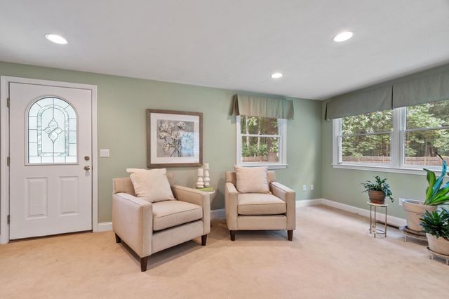 160 Groton Rd, Westford, MA 01886