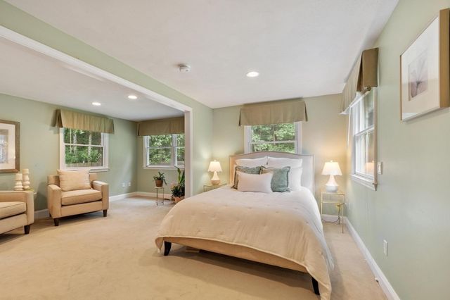 160 Groton Rd, Westford, MA 01886