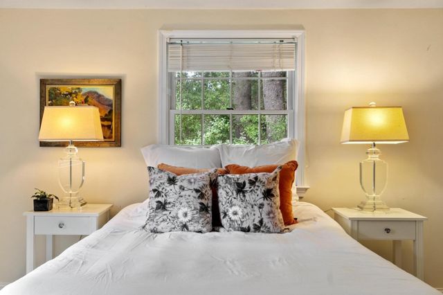 160 Groton Rd, Westford, MA 01886