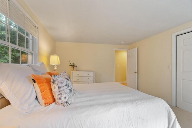160 Groton Rd, Westford, MA 01886