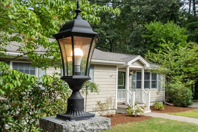 160 Groton Rd, Westford, MA 01886
