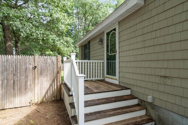 160 Groton Rd, Westford, MA 01886