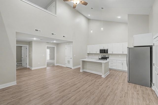 2712 Amelia Ln., Salina, KS 67401