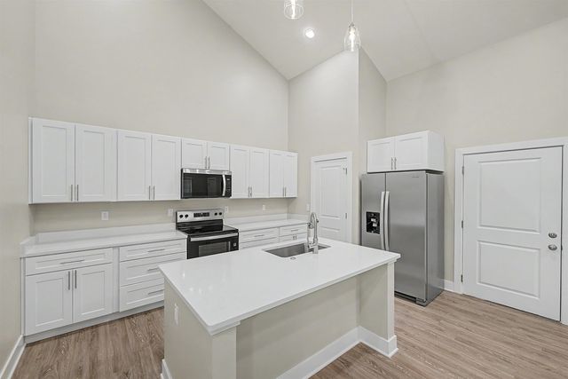 2712 Amelia Ln., Salina, KS 67401