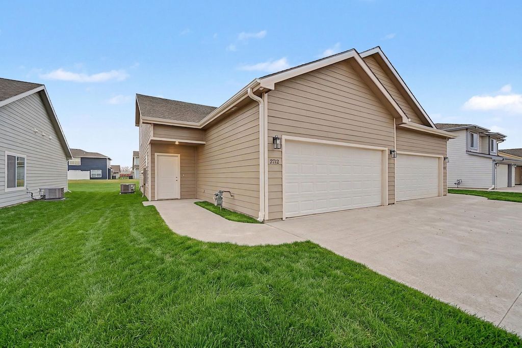 2712 Amelia Ln., Salina, KS 67401