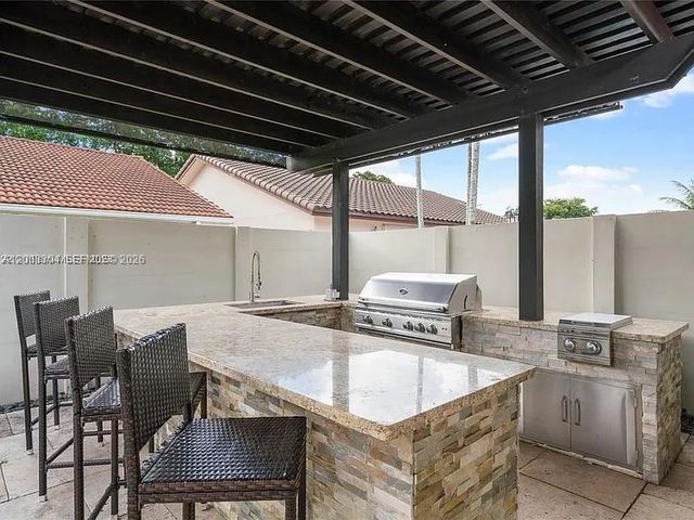 8978 NW 152nd Ln, Miami Lakes, FL 33018