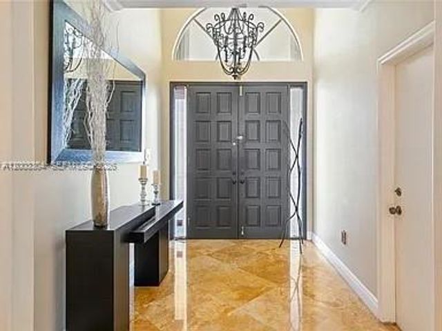 8978 NW 152nd Ln, Miami Lakes, FL 33018