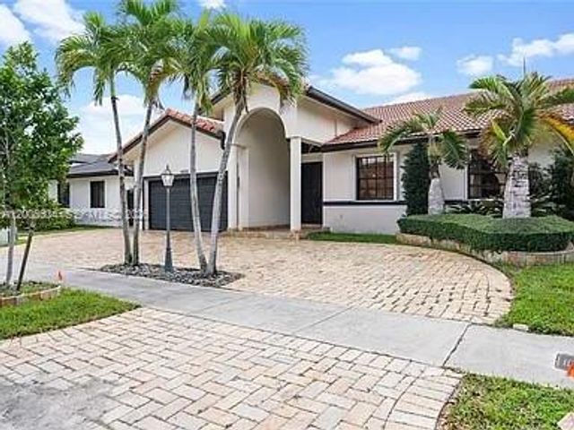 8978 NW 152nd Ln, Miami Lakes, FL 33018